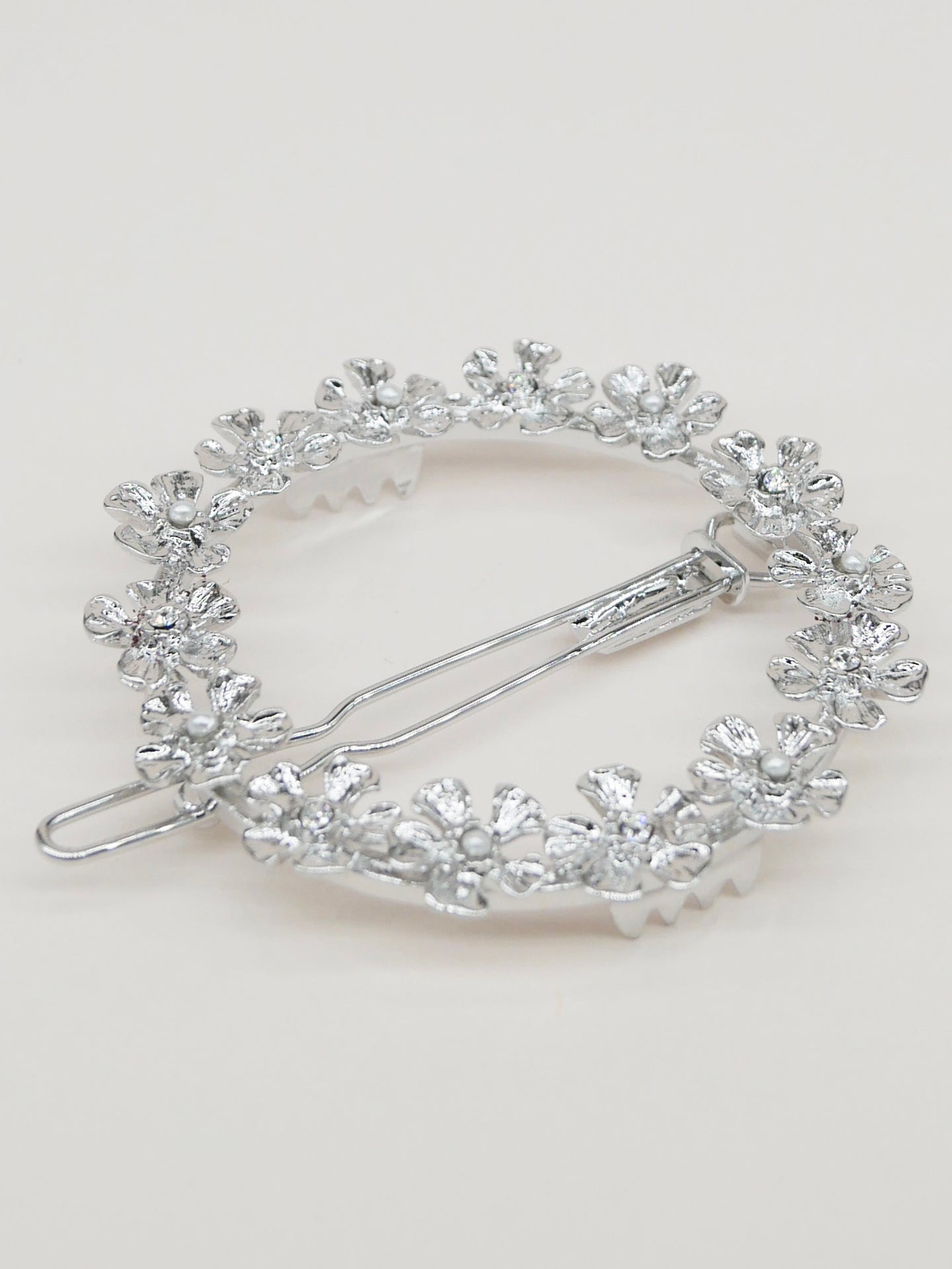 Round flower hair clip - Olivia silver plated (5 cm)